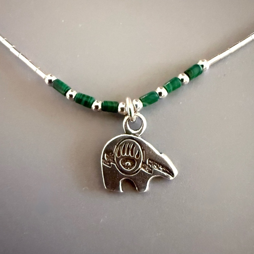 Native American Liquid Silver Malachite Bear Necklace - Picture 2 of 8